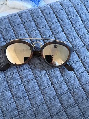 Ray-Ban womens Tortoise Frame Sunglasses with Gold Mirror Lenses